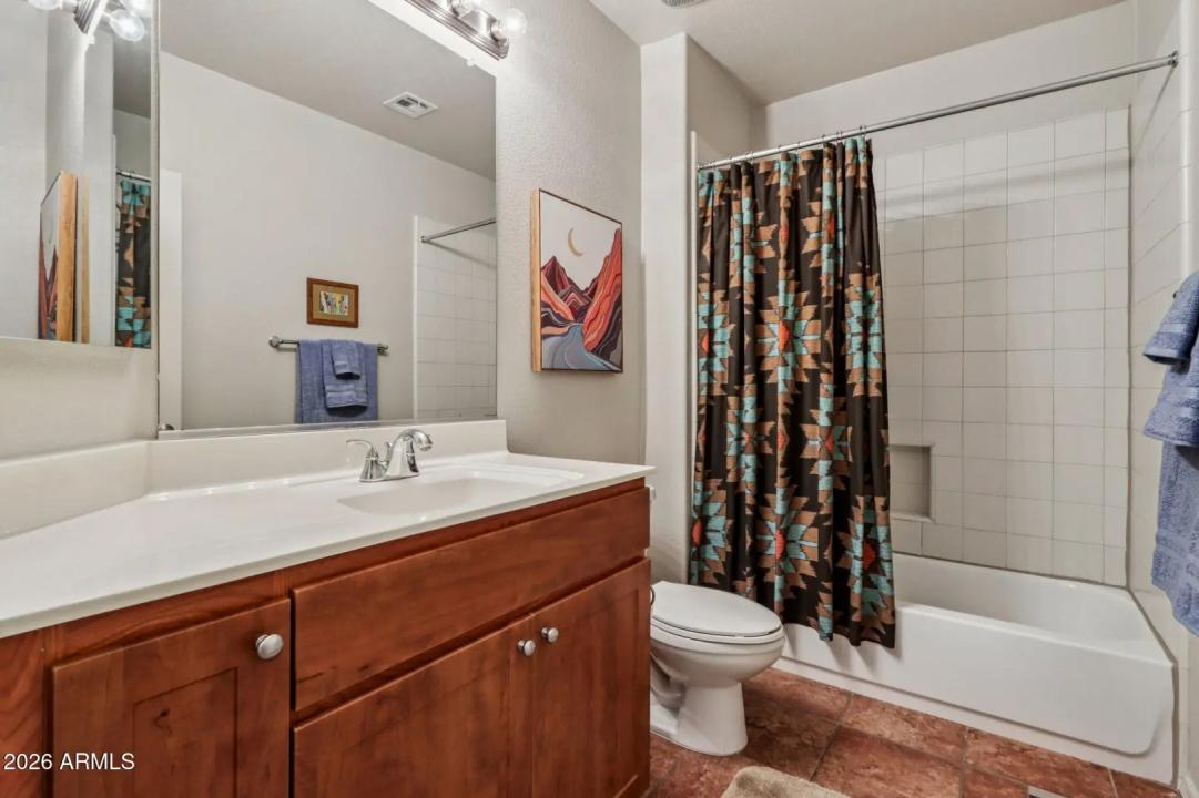 Real Estate Picture 16