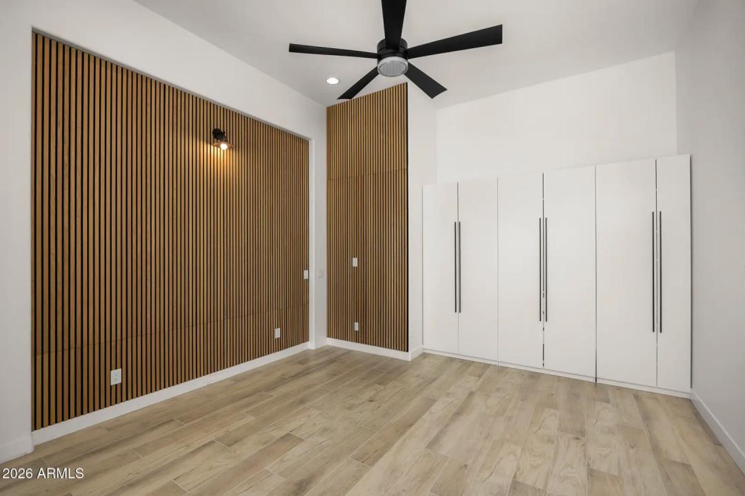 Real Estate Picture 13