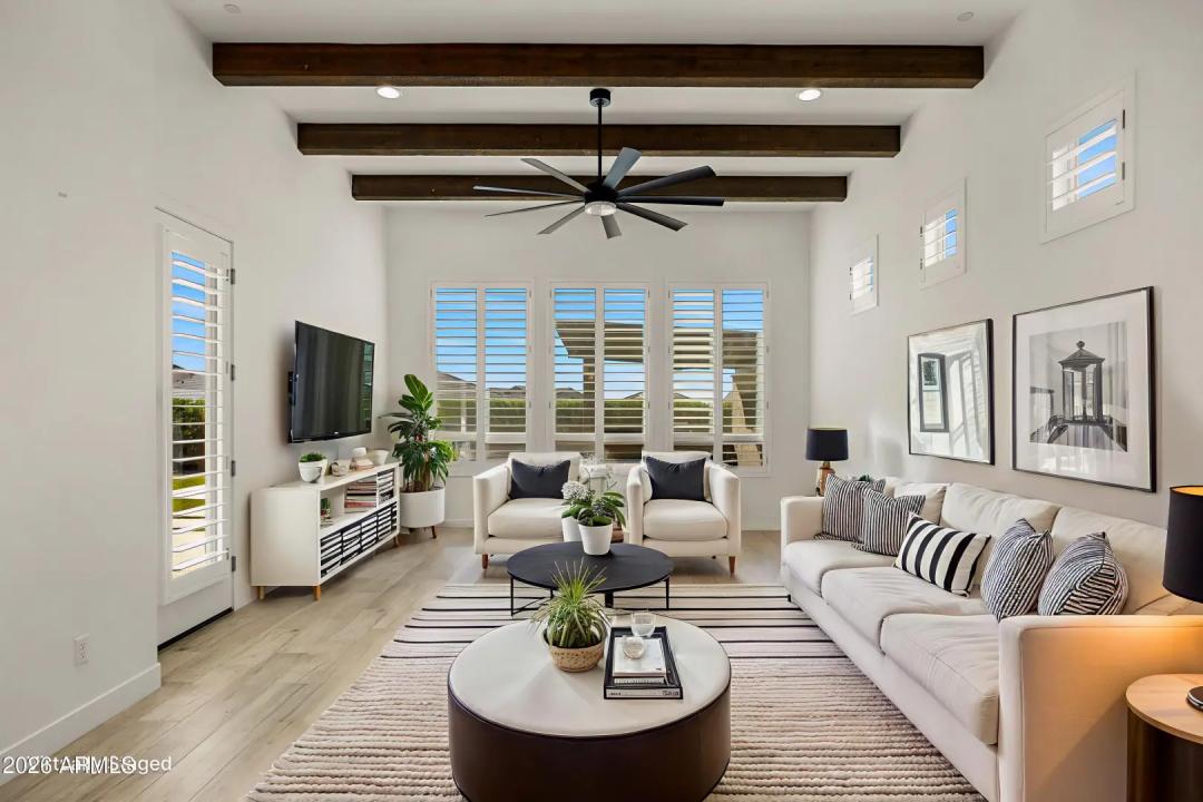 Real Estate Picture 8