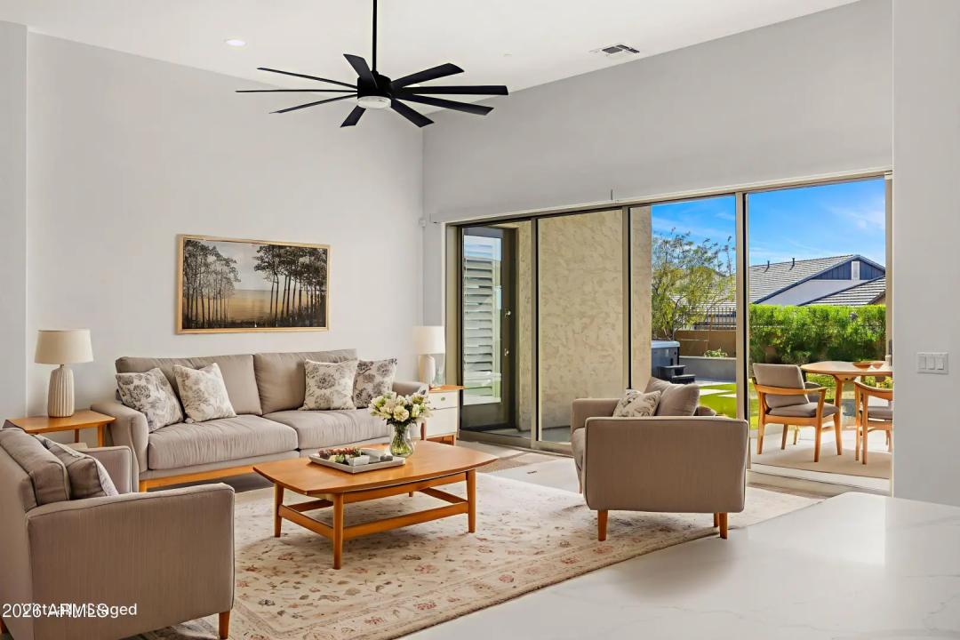 Real Estate Picture 10