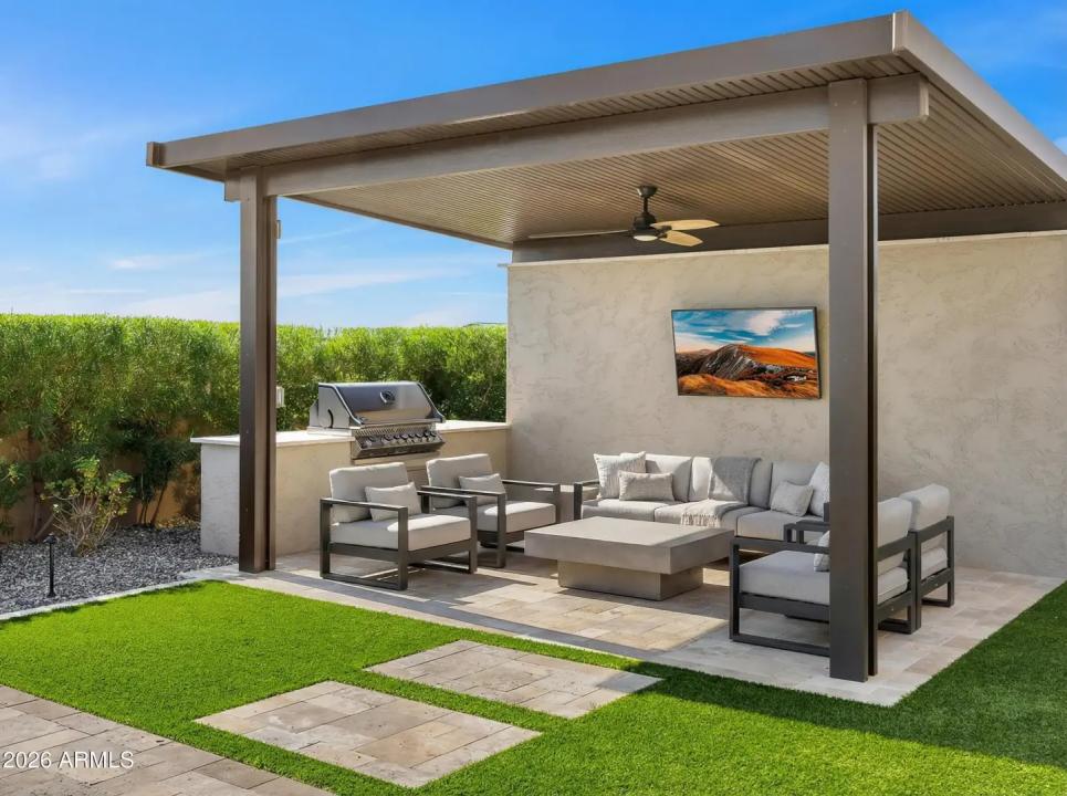 Real Estate Picture 32