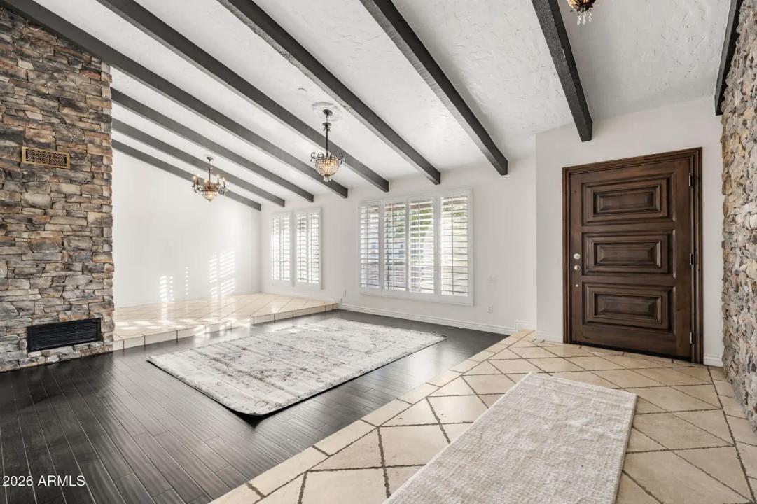 Real Estate Picture 5