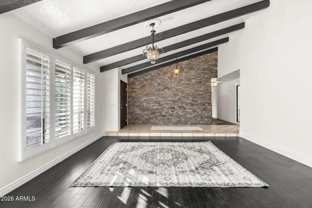 Real Estate Picture 6