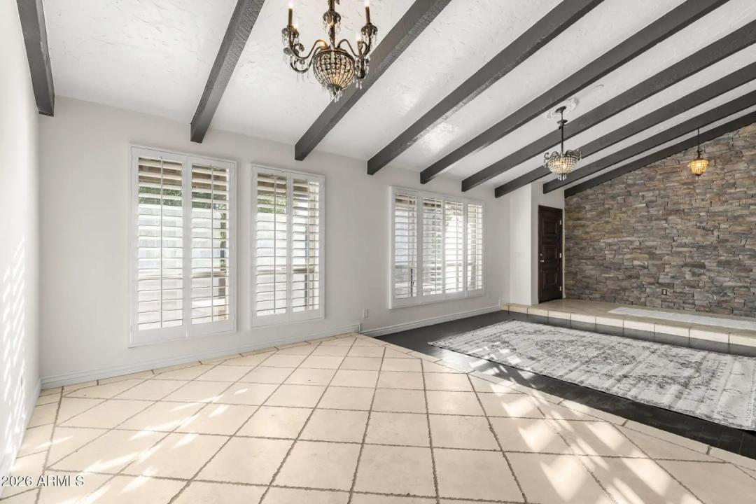 Real Estate Picture 15