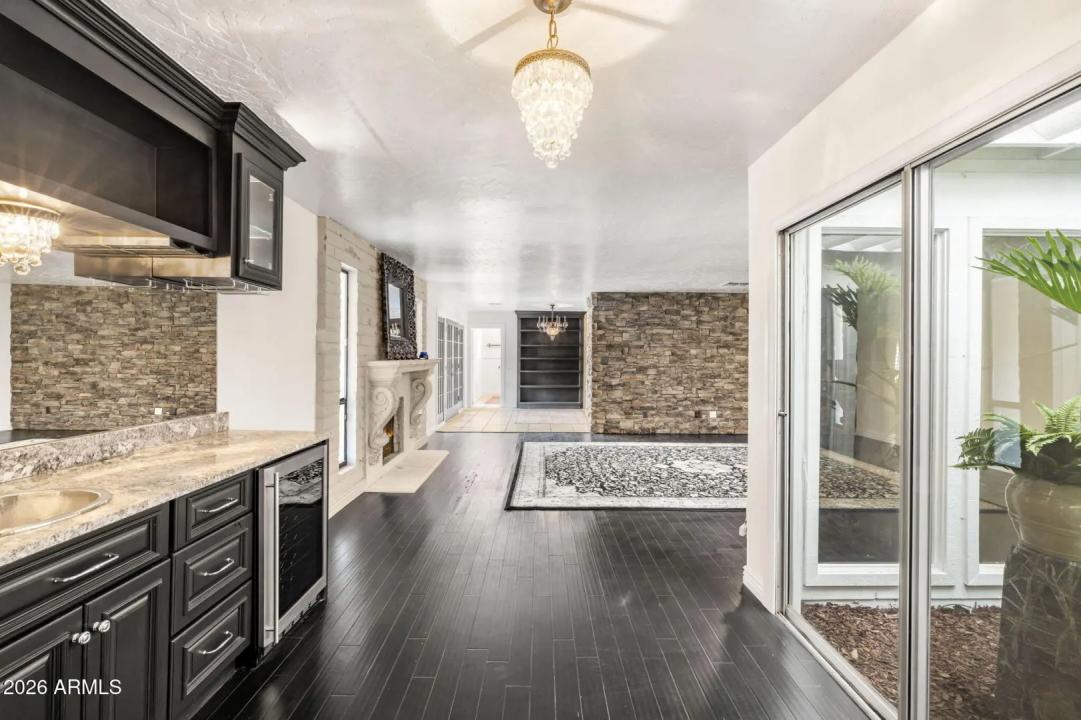 Real Estate Picture 16