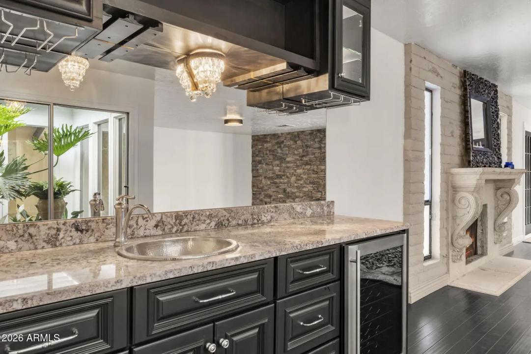 Real Estate Picture 22
