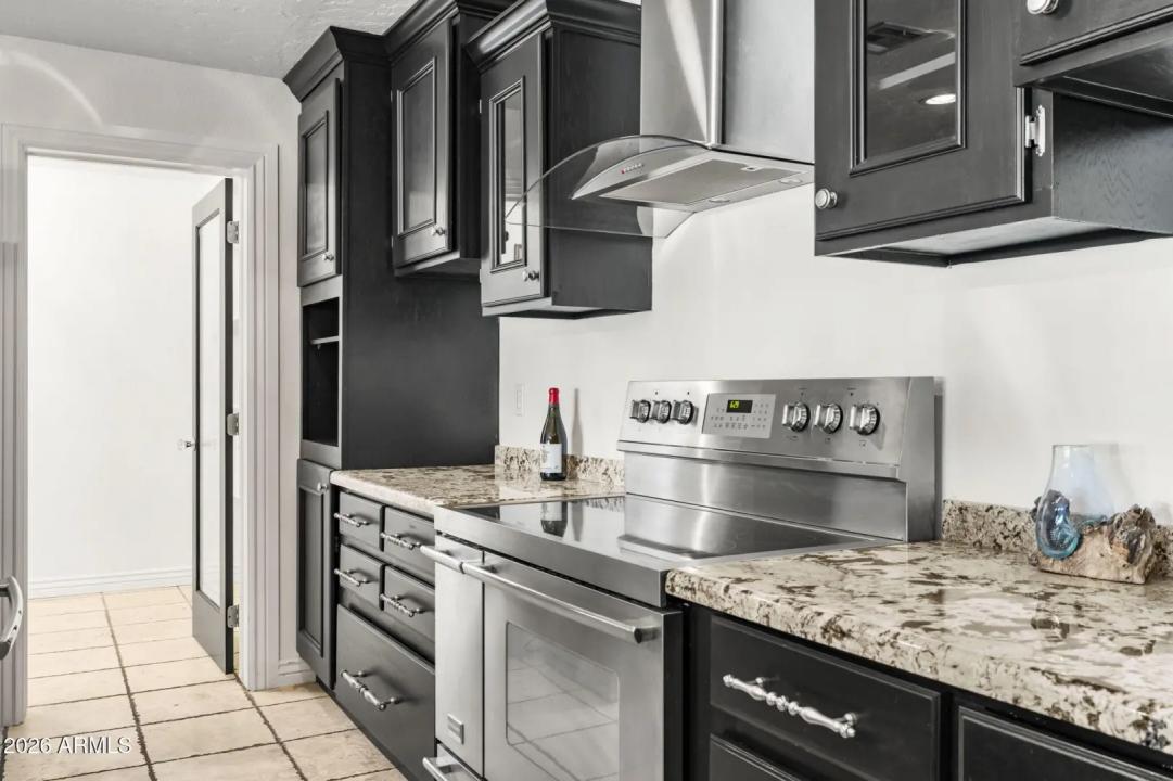 Real Estate Picture 24
