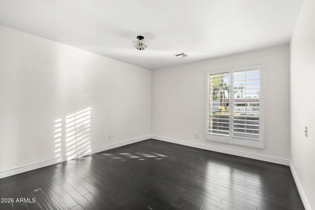 Real Estate Picture 28