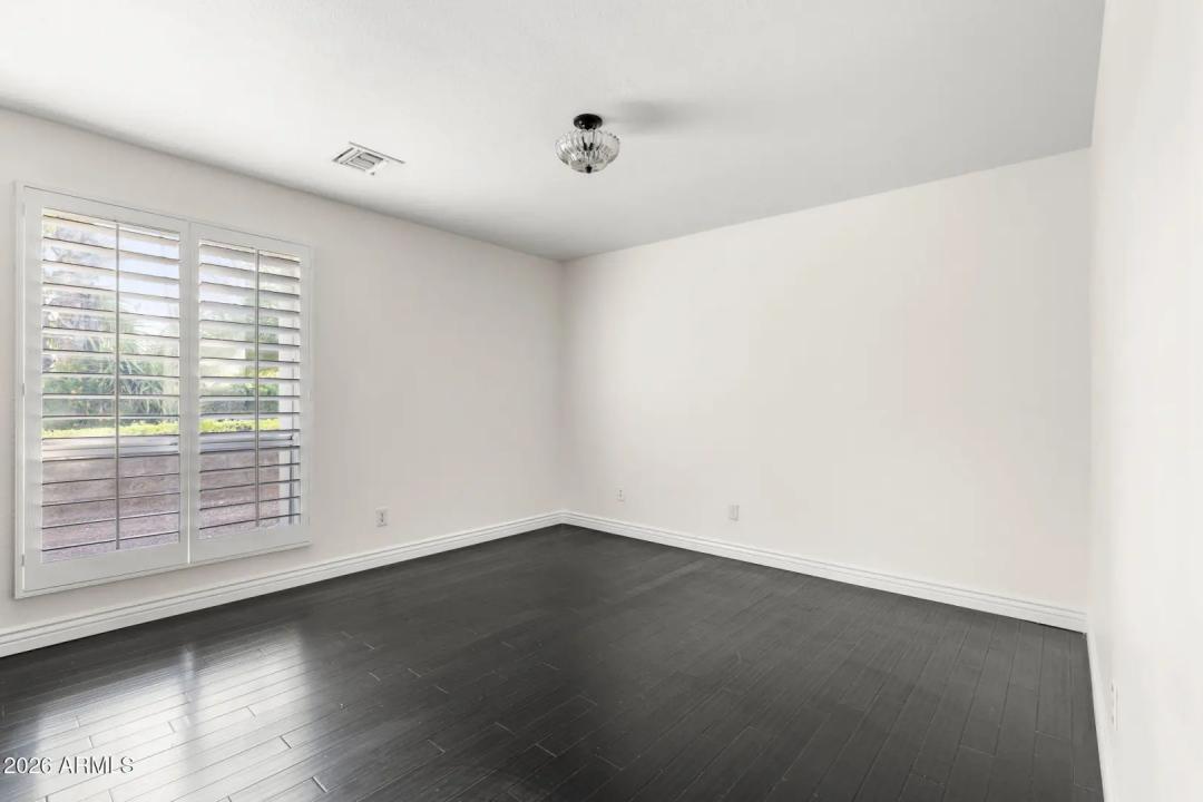Real Estate Picture 30