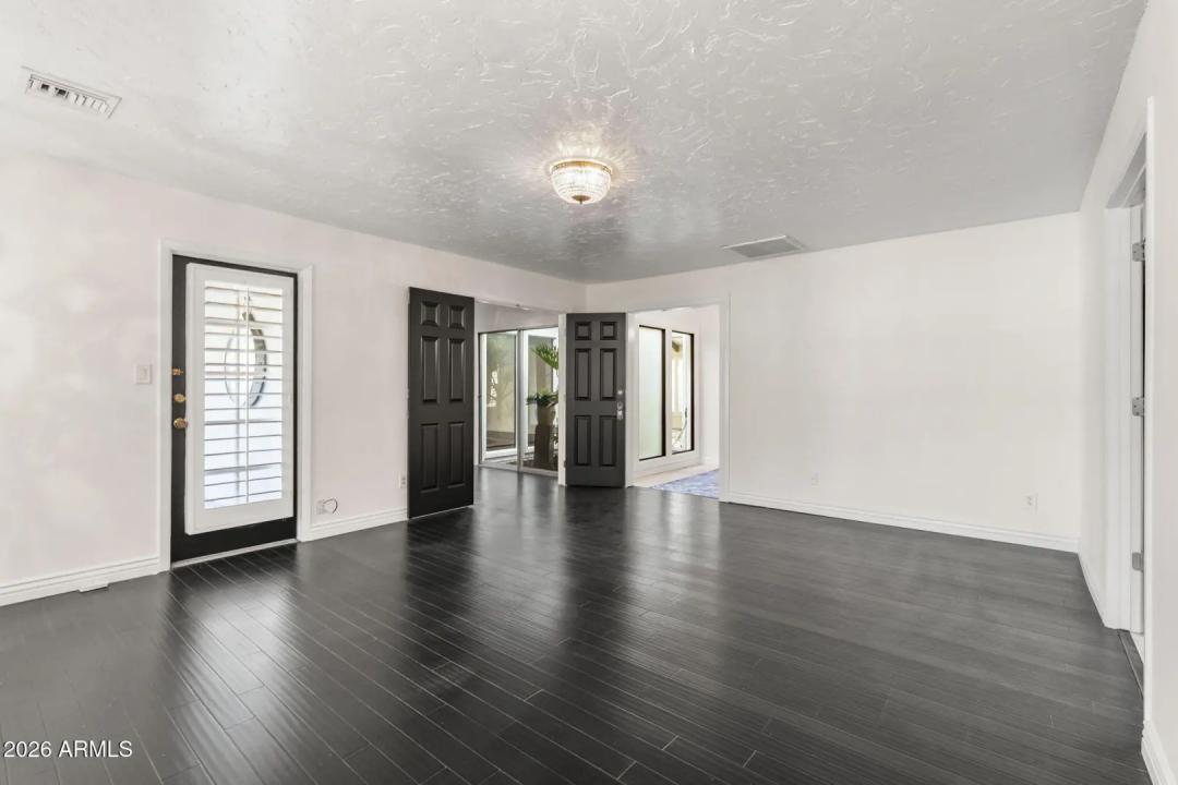 Real Estate Picture 33
