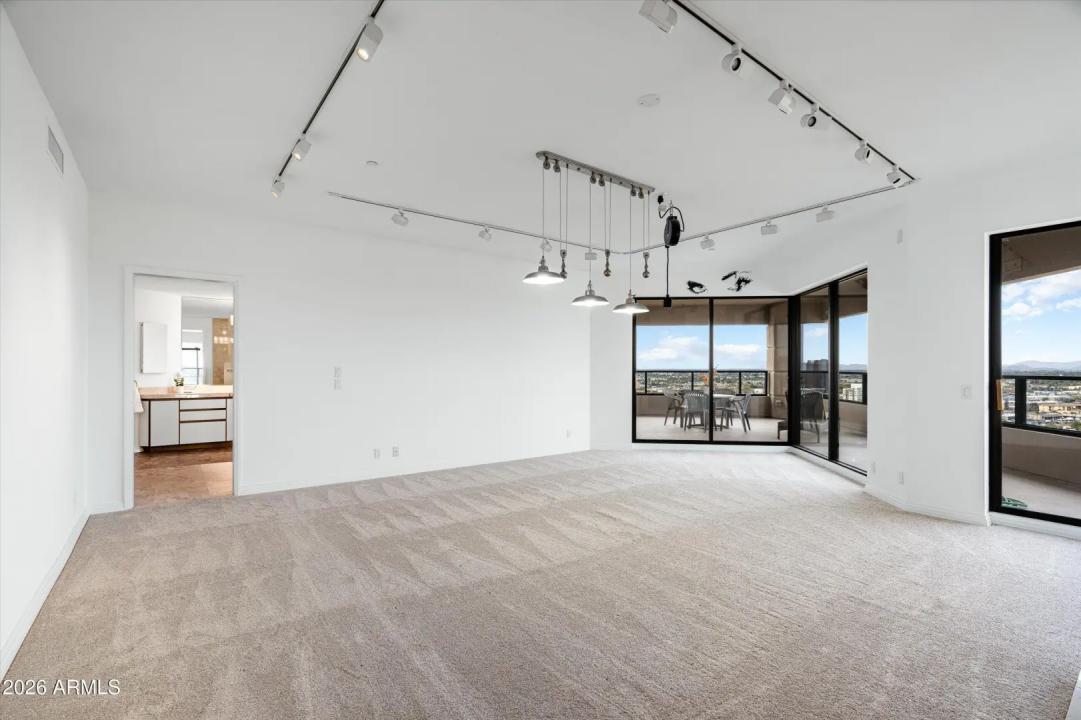 Real Estate Picture 14