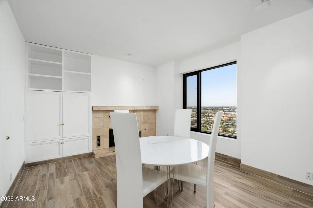 Real Estate Picture 25