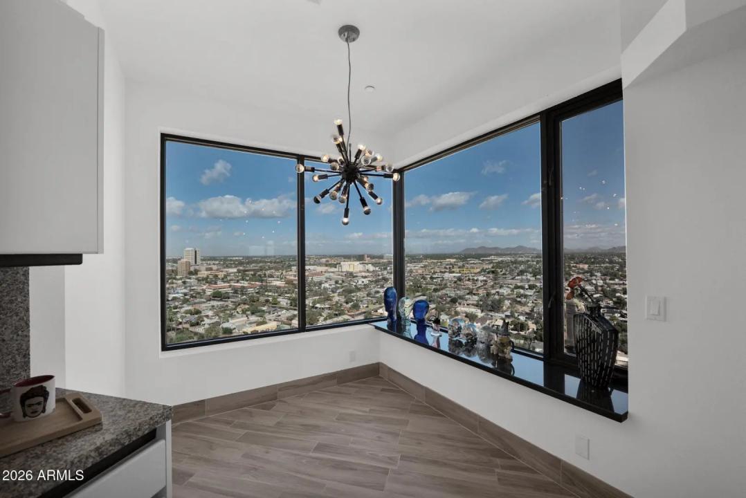 Real Estate Picture 10