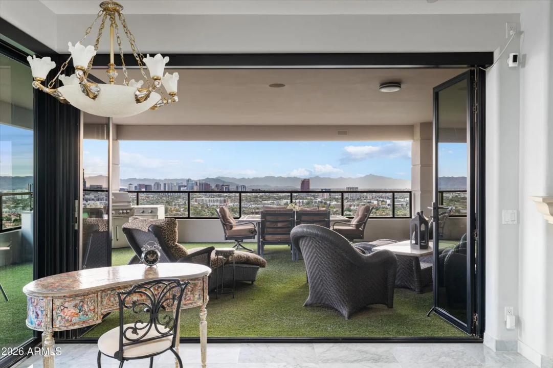 Real Estate Picture 17