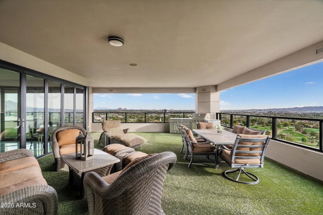 Real Estate Picture 14