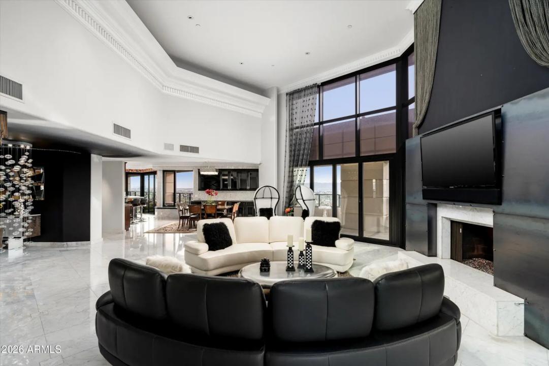 Real Estate Picture 4