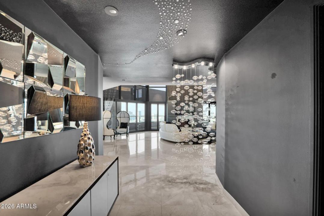 Real Estate Picture 3