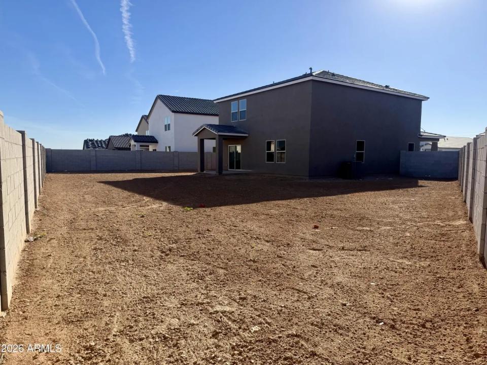 Real Estate Picture 4