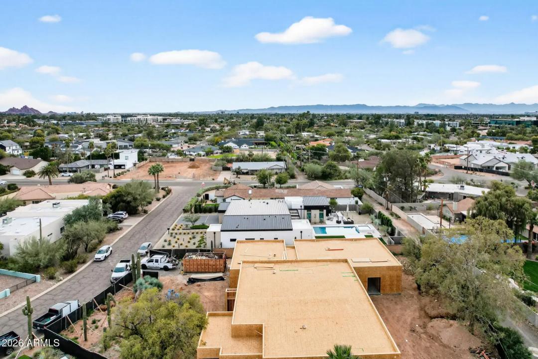 Real Estate Picture 16