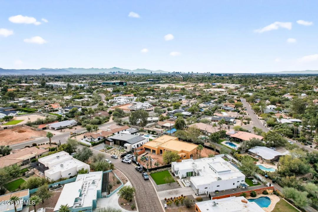 Real Estate Picture 17