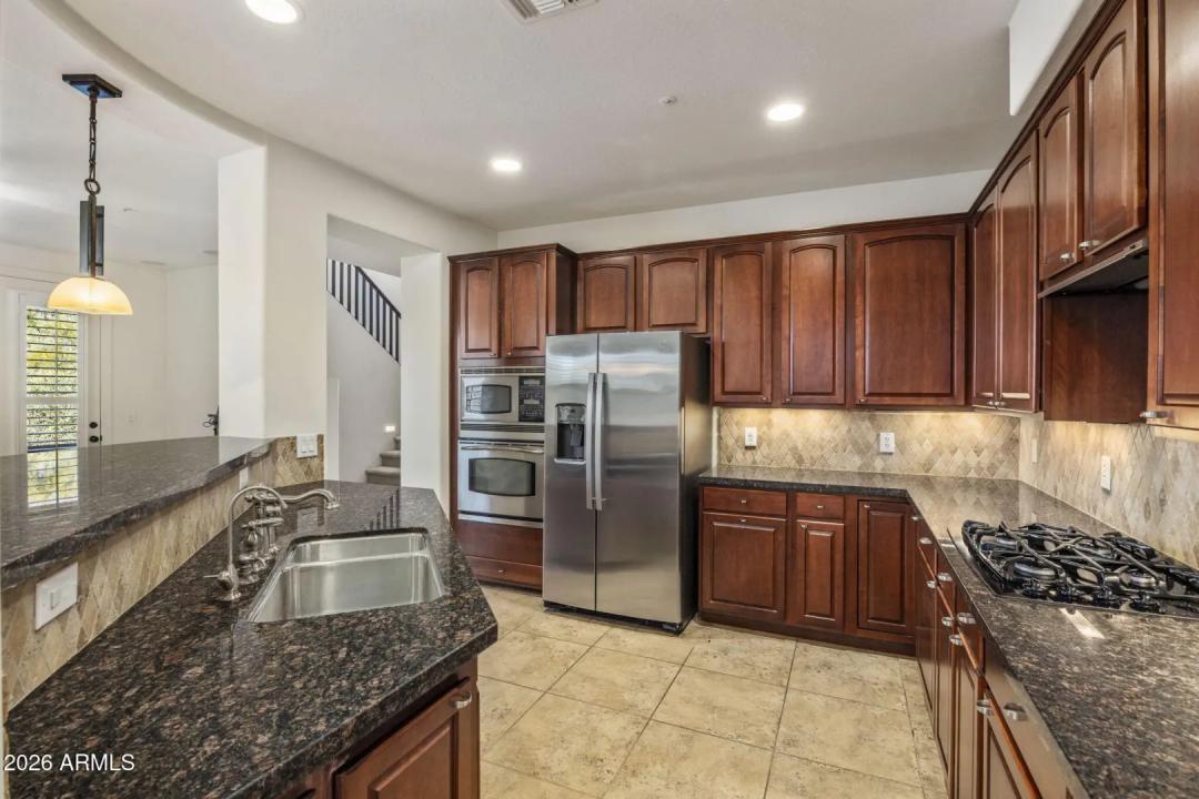 Real Estate Picture 3