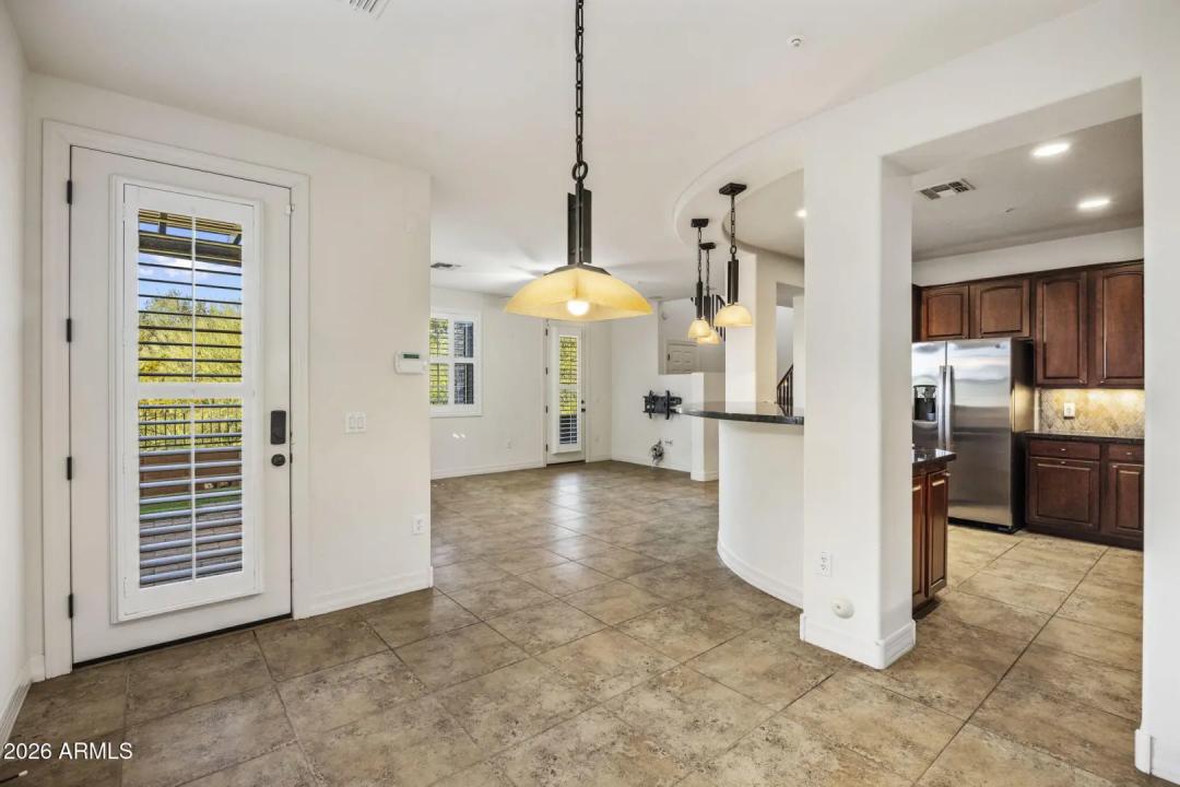 Real Estate Picture 7