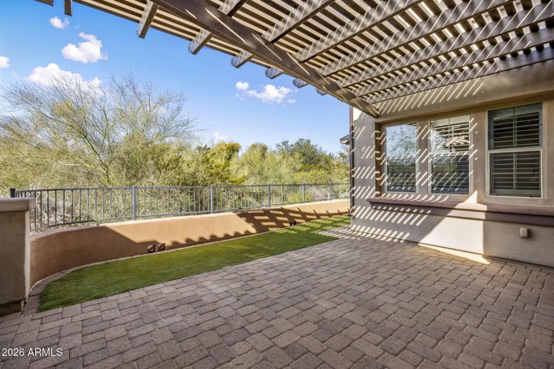 Real Estate Picture 8