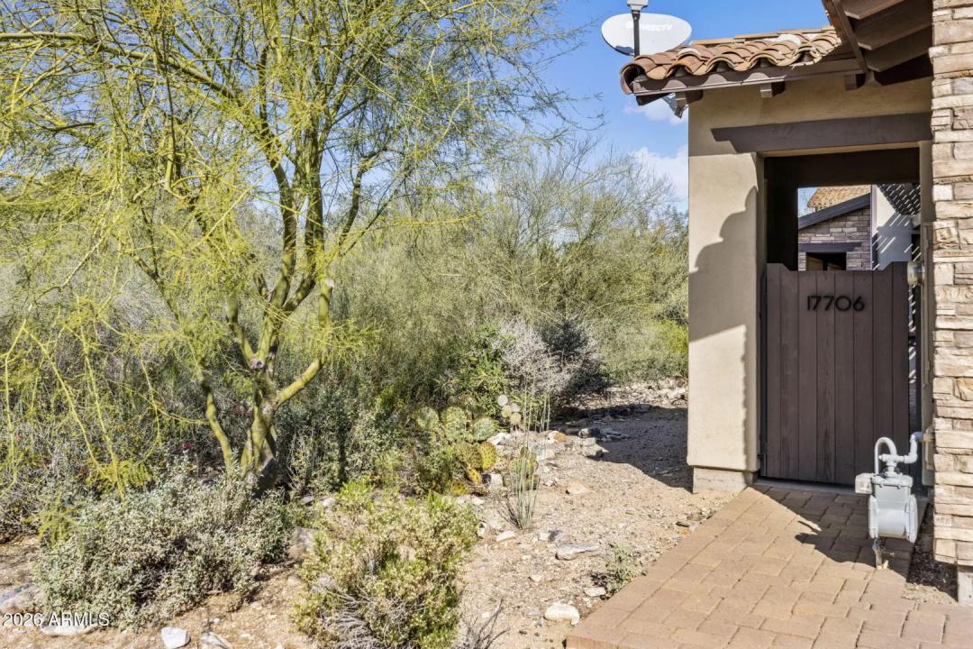 Real Estate Picture 17