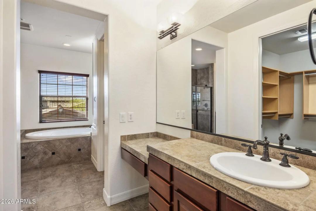 Real Estate Picture 12