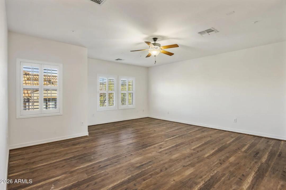 Real Estate Picture 9