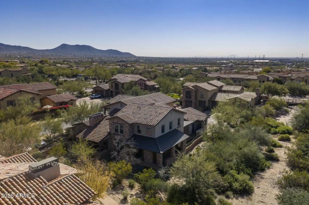 Real Estate Picture 5