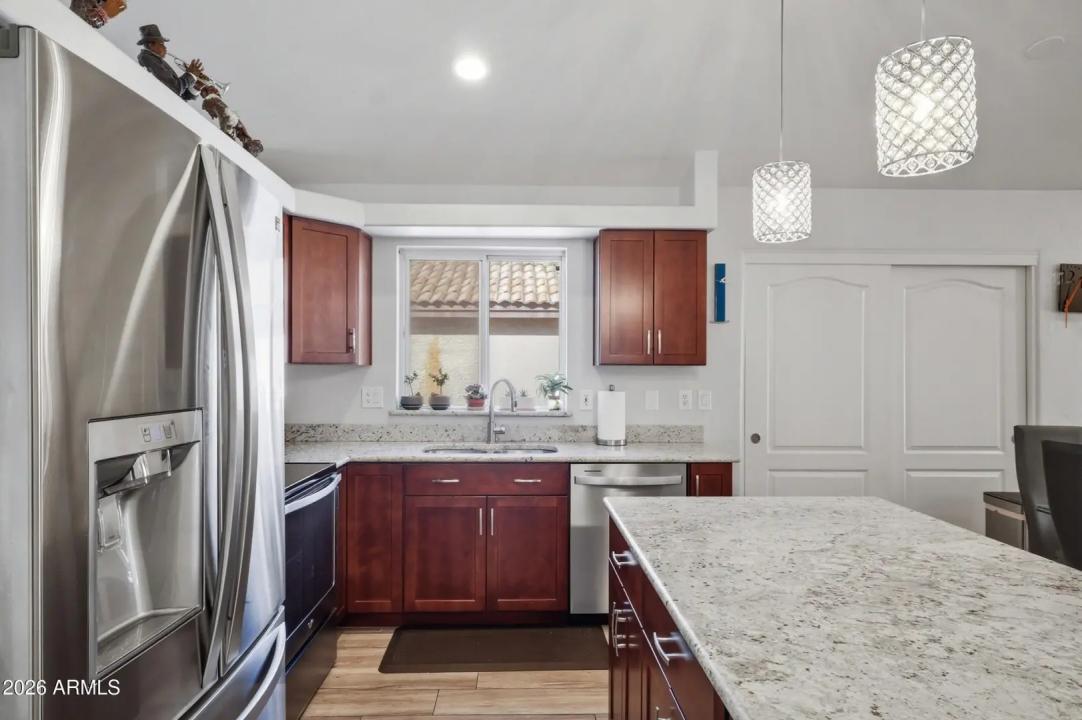 Real Estate Picture 8