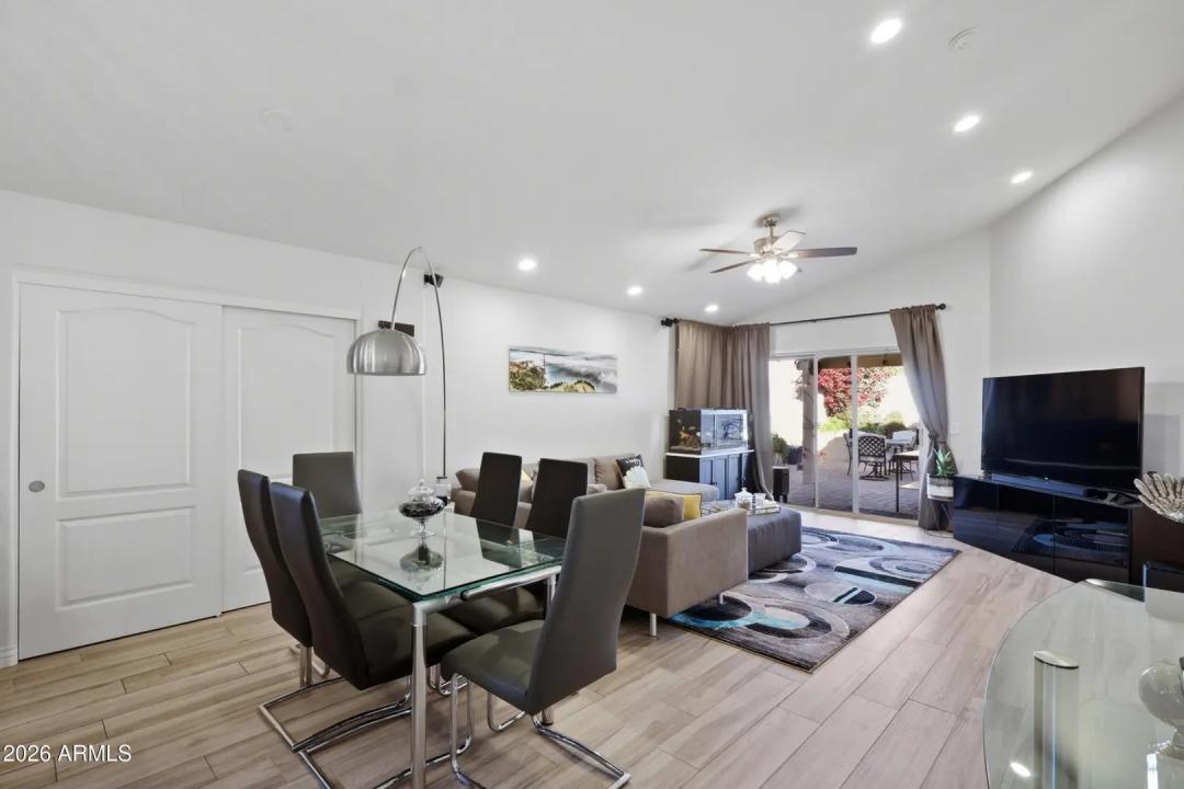 Real Estate Picture 12