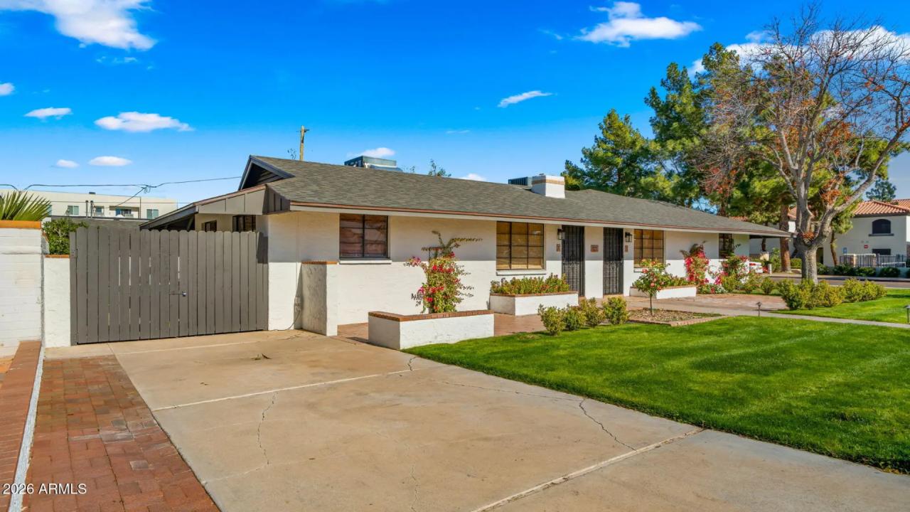 Real Estate Picture 4