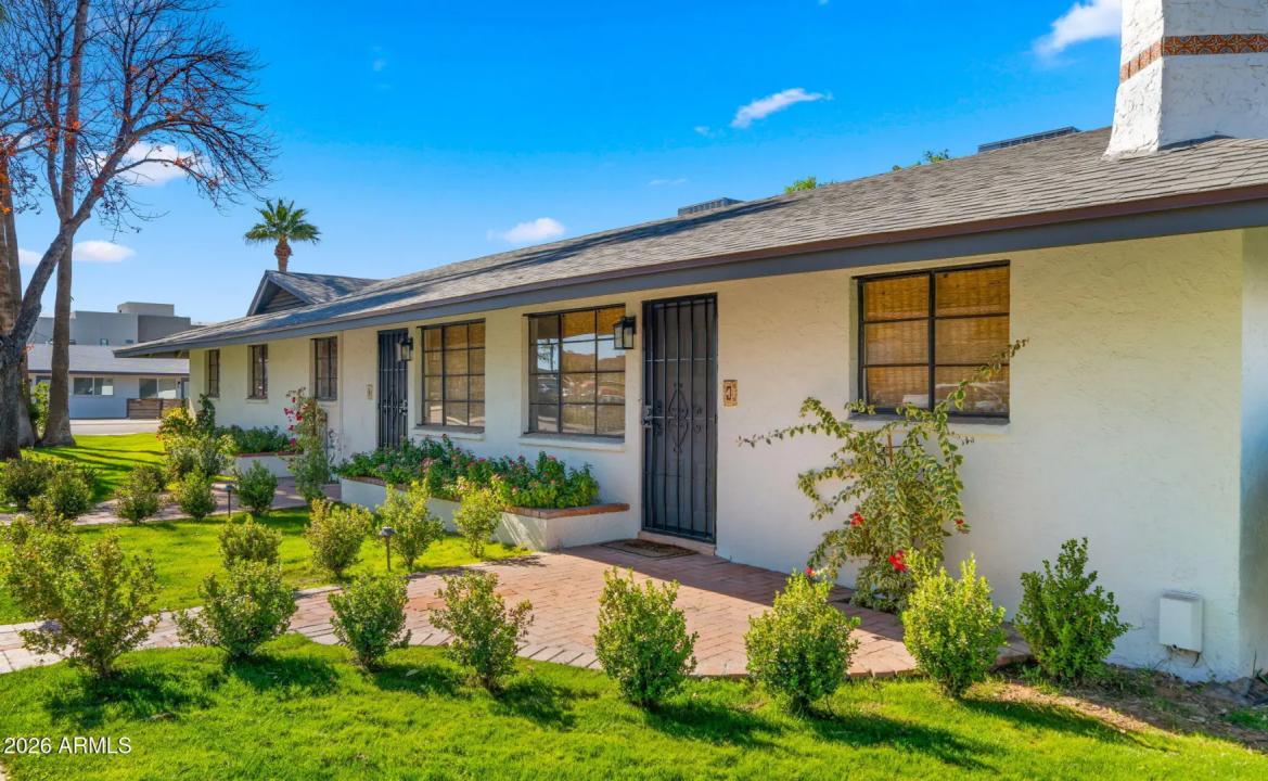 Real Estate Picture 8