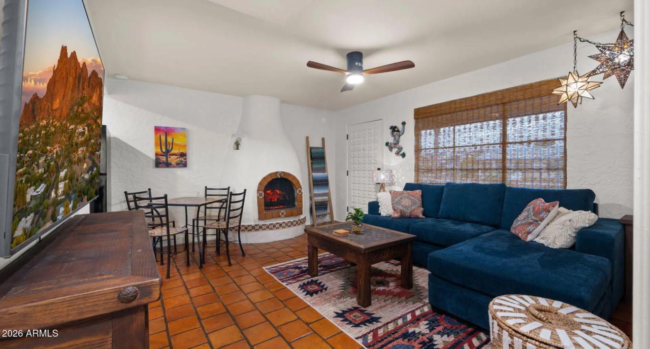 Real Estate Picture 11