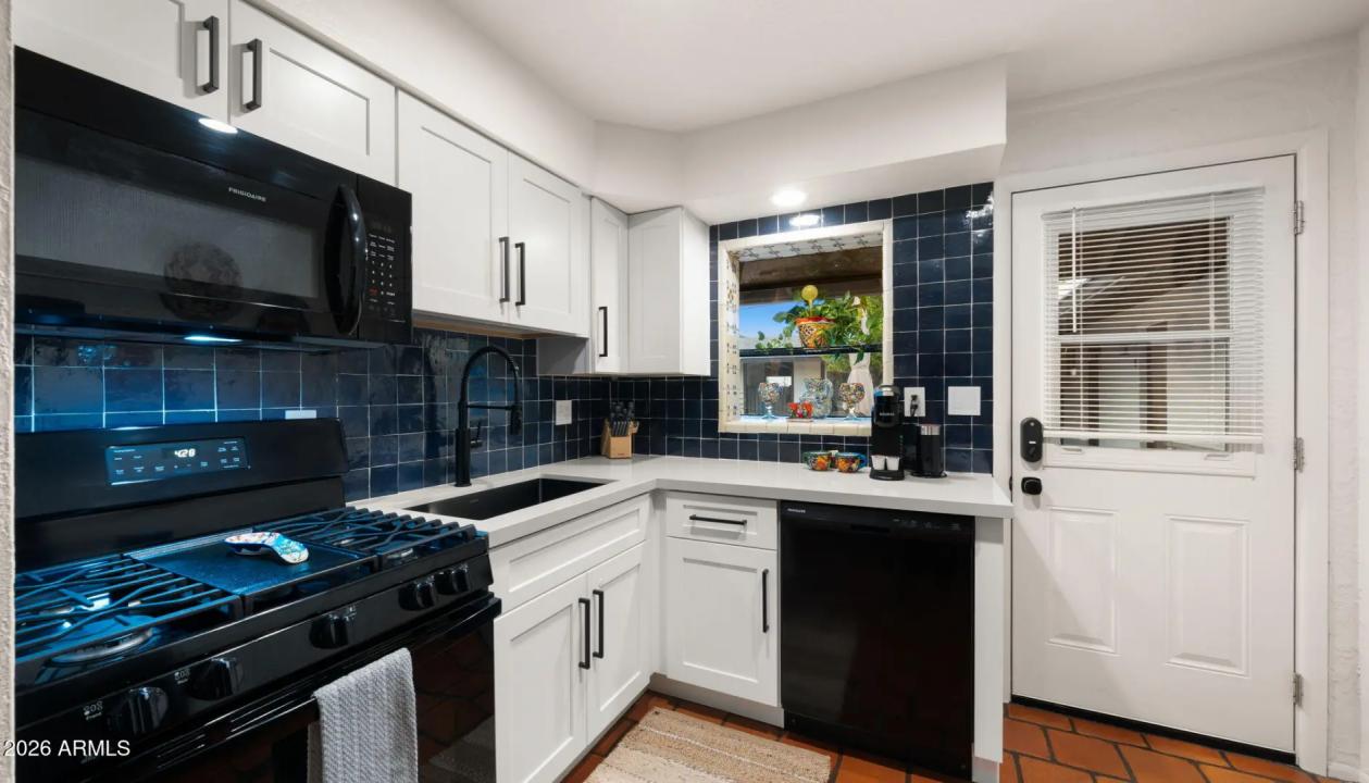 Real Estate Picture 13