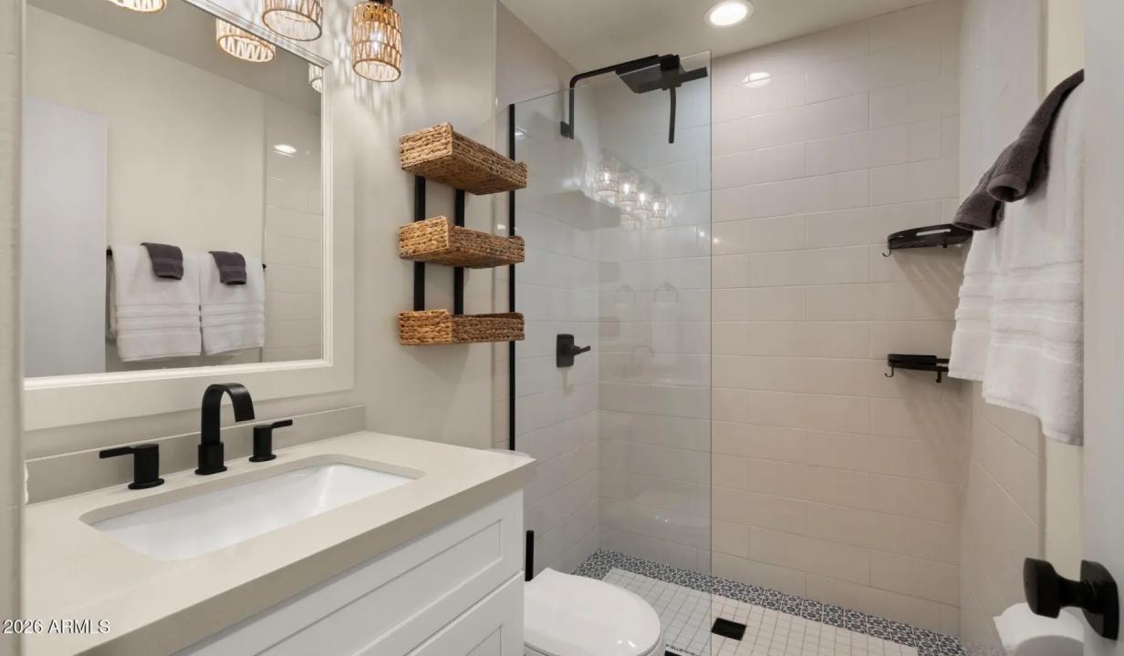 Real Estate Picture 32