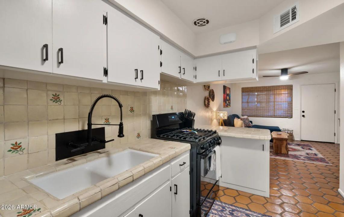 Real Estate Picture 43