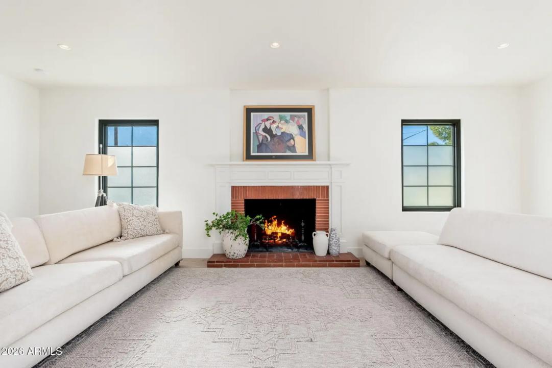 Real Estate Picture 6