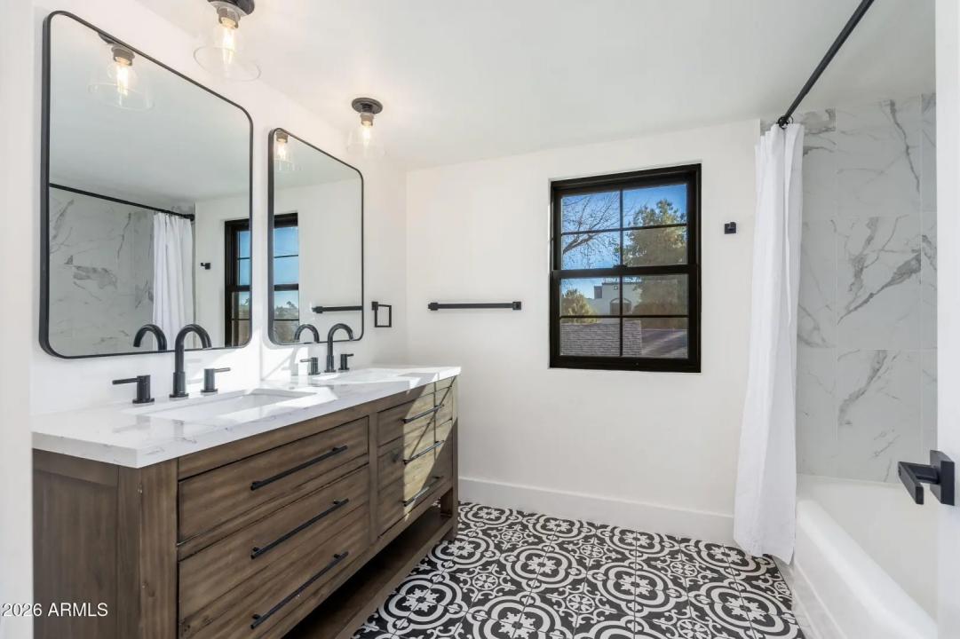 Real Estate Picture 29