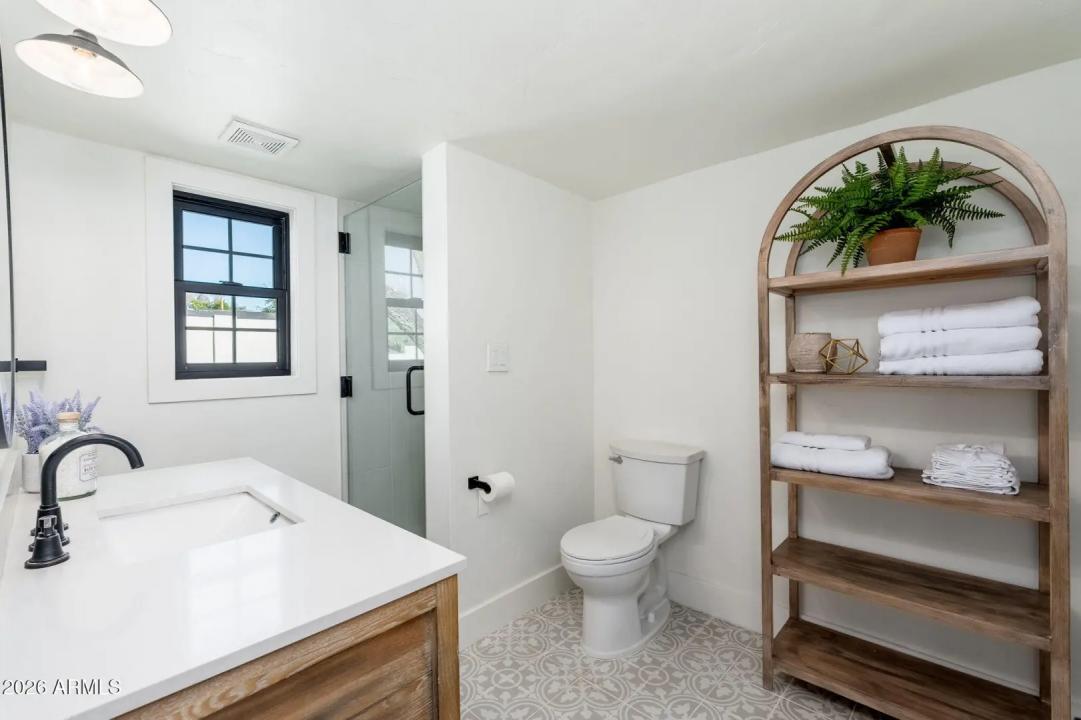 Real Estate Picture 18