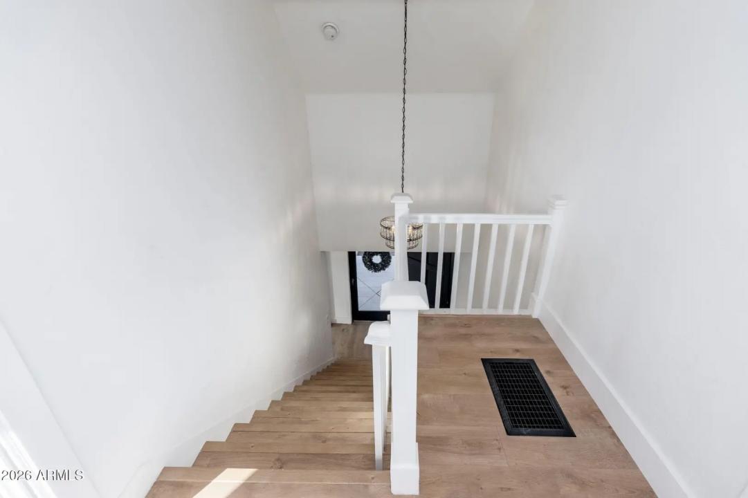 Real Estate Picture 23