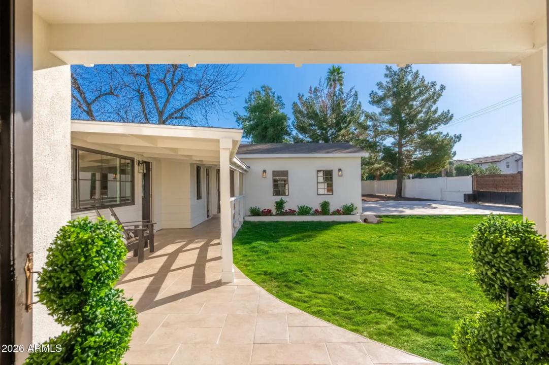 Real Estate Picture 32