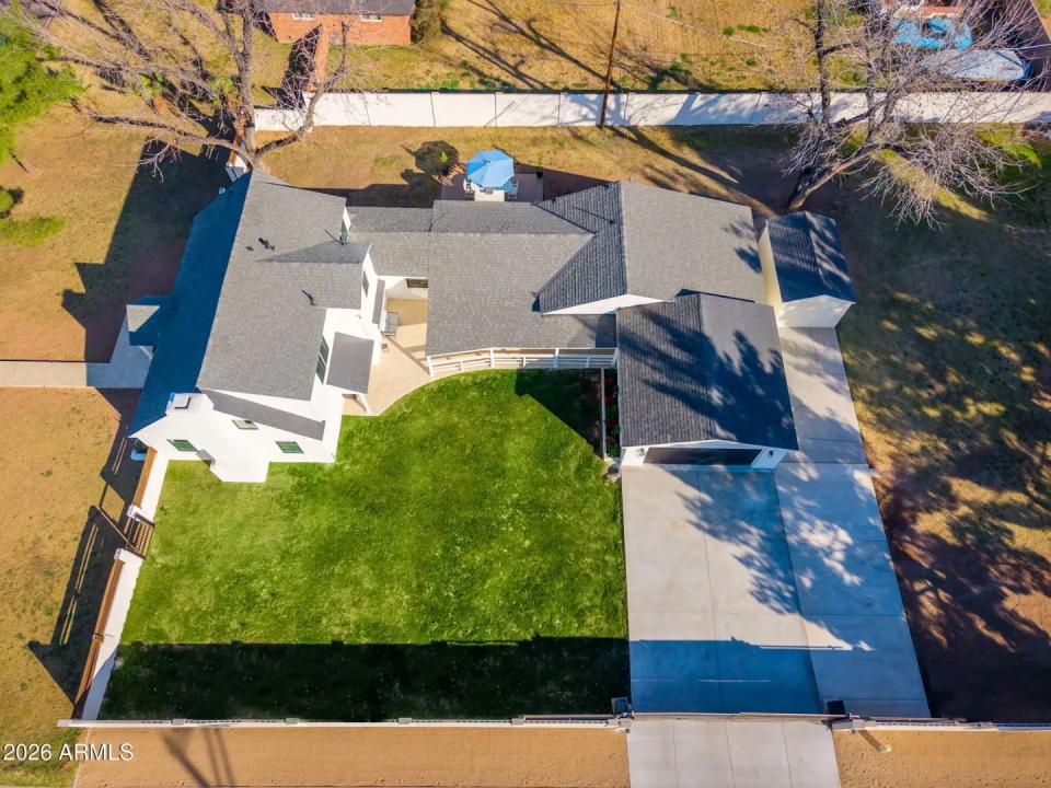 Real Estate Picture 50