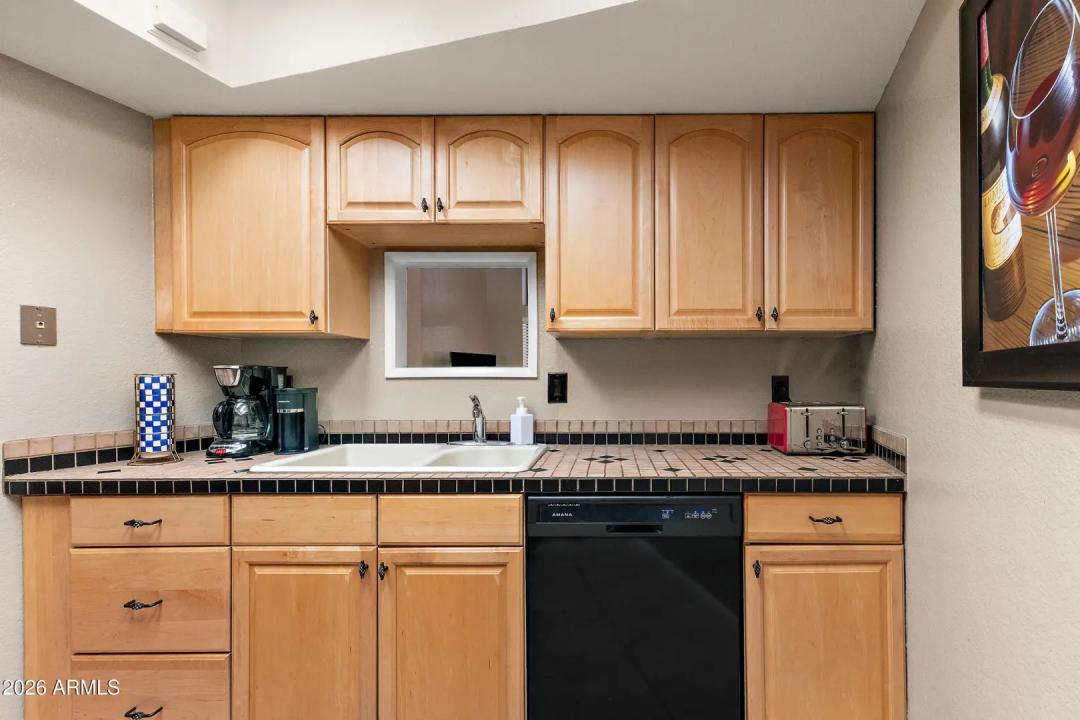 Real Estate Picture 15