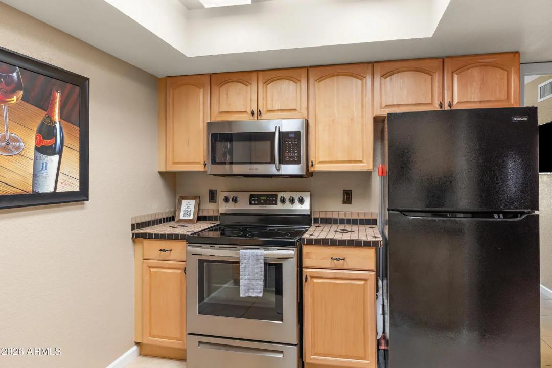 Real Estate Picture 16