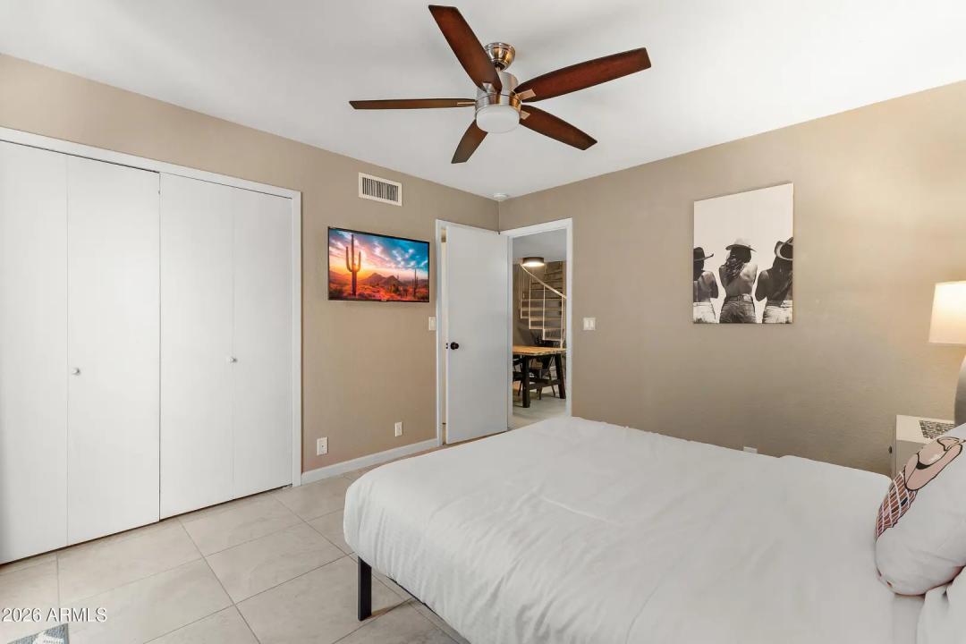 Real Estate Picture 19