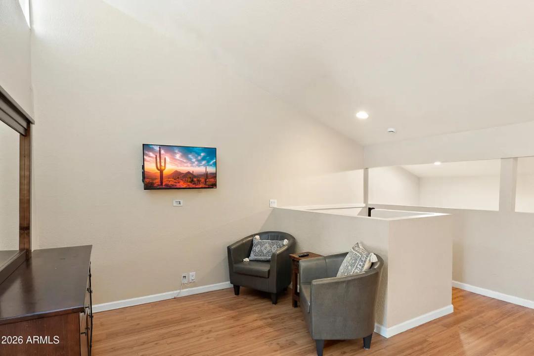 Real Estate Picture 50