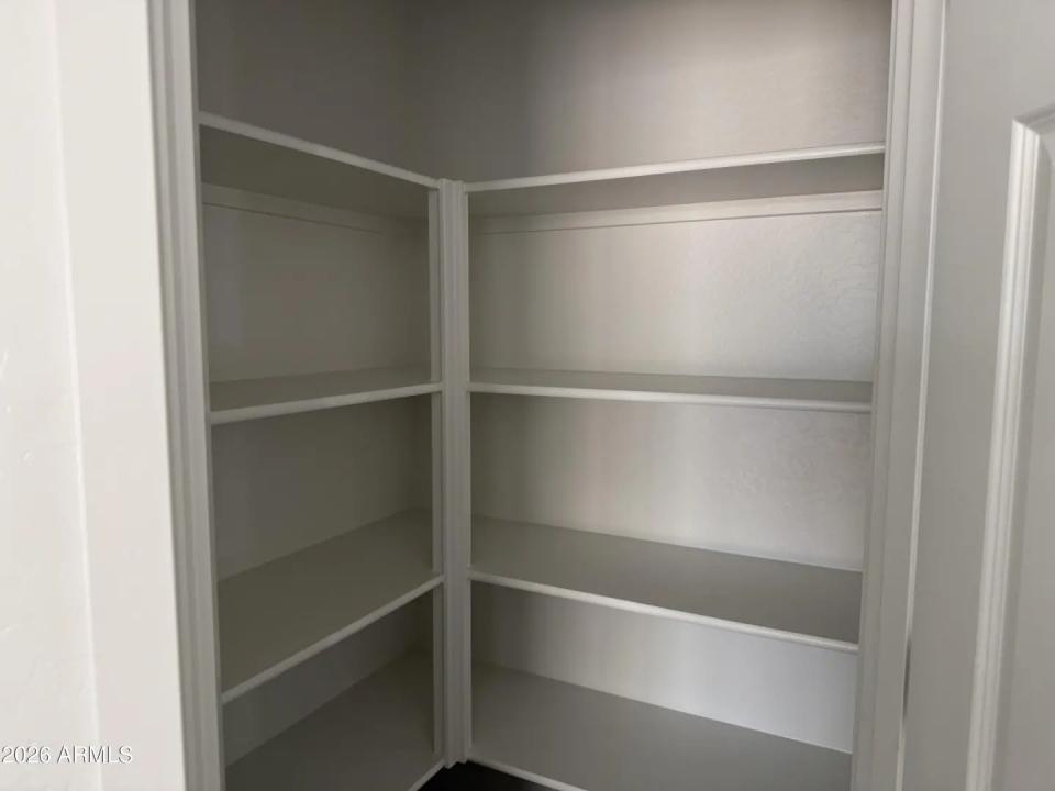 Real Estate Picture 4